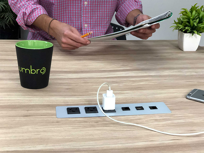 Centro de Energia para Mesa de Juntas Bari G 4