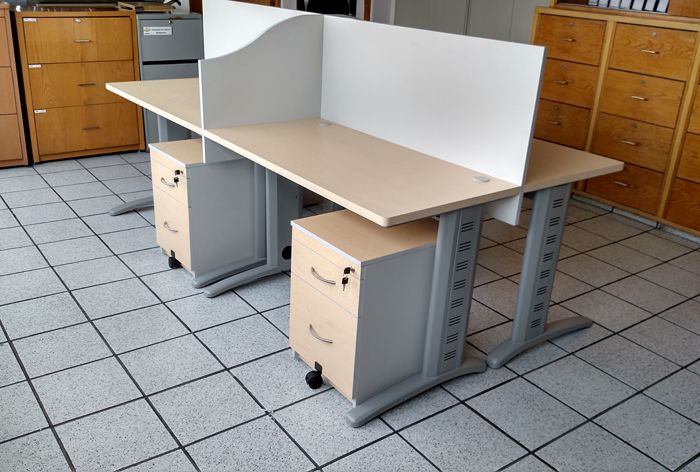 mueble tipo cruceta para oficina con cuatro lugares
