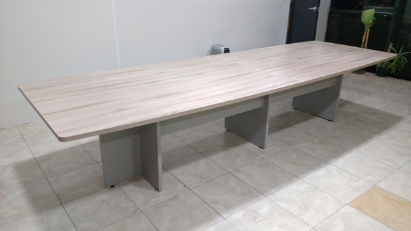 mesa de juntas para oficina semi rectangular para 14 y 16 personas