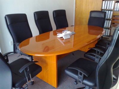 Mesa de Juntas en Chapa de Madera Natural