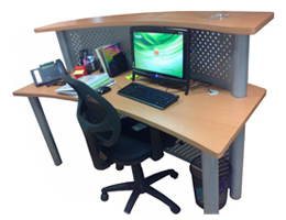 modulo de recepción metálico con frente semi curvo