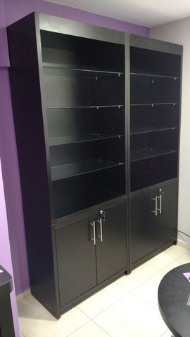 Librero con Puertas Abatibles y Entrepaños